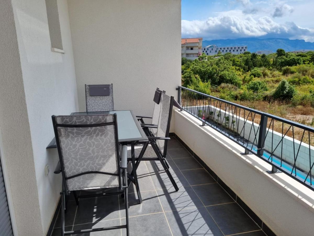 Apartmani Anastasia With Pool, ノヴァリャ エクステリア 写真