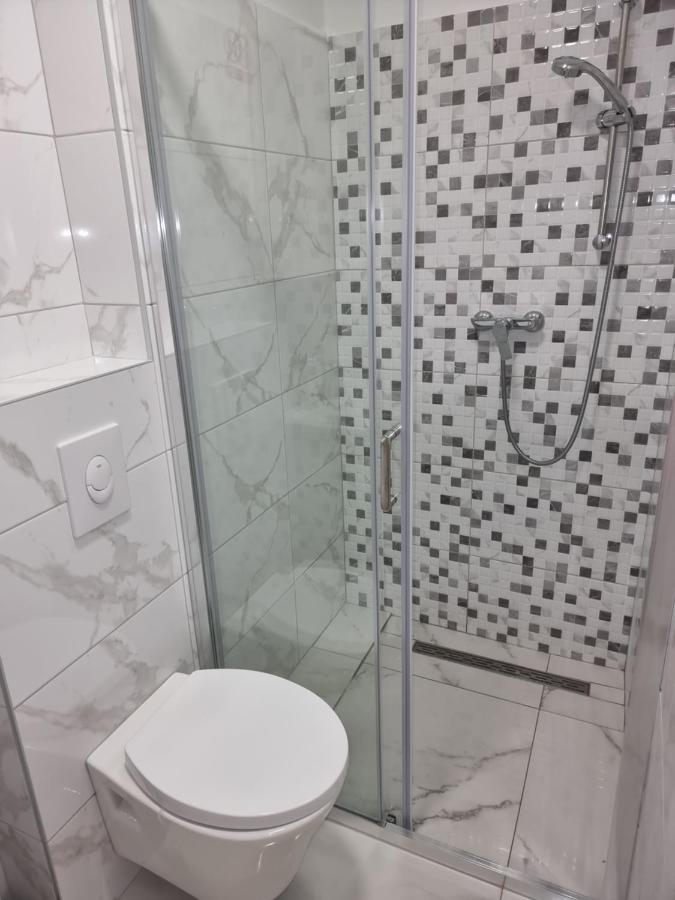 Apartmani Anastasia With Pool, ノヴァリャ エクステリア 写真