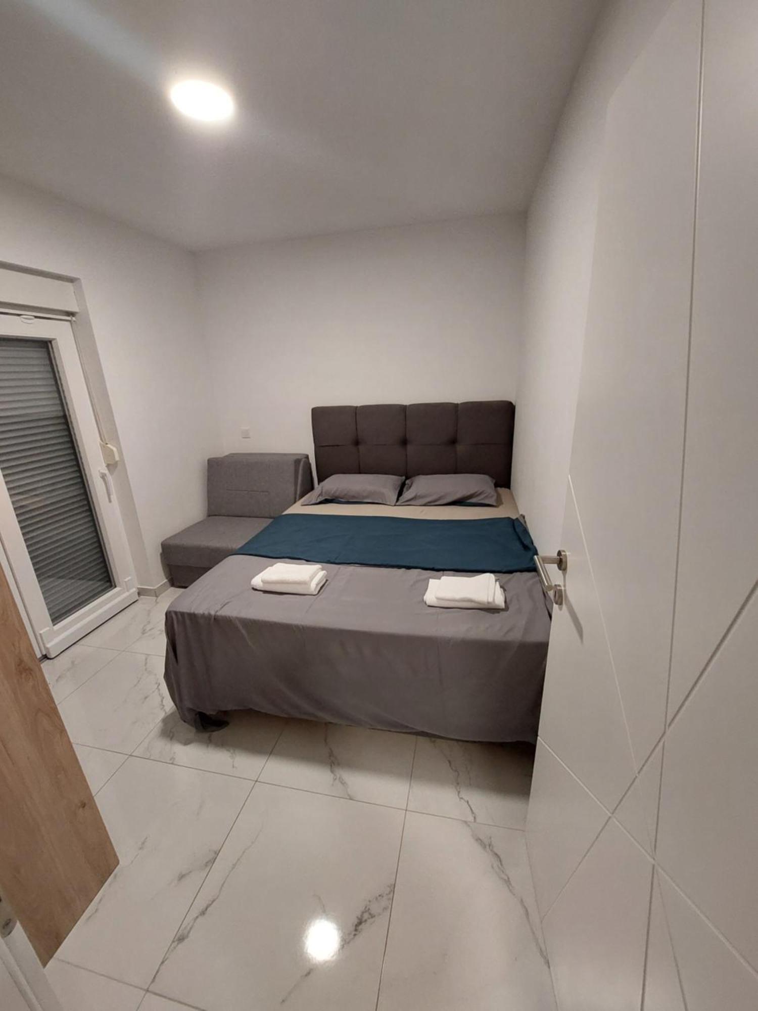 Apartmani Anastasia With Pool, ノヴァリャ エクステリア 写真